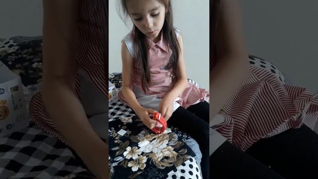 Распаковка ELARI KidPhone 3G ч.1 смотреть онлайн