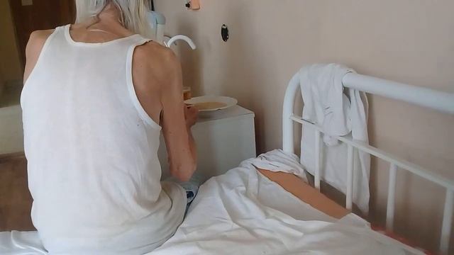 На ЕДУ не жалуюсь ! Хорошее питание ! Чем кормили на обед ?