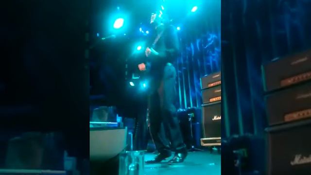 Paul Gilbert Carry On Wayward Son/Running With The Devil Live смотреть онлайн