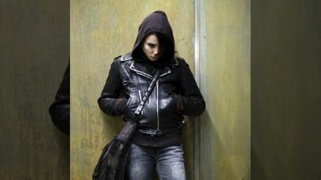 Маленькая девочка со взглядом волчицы, татуировкой дракона в клипе так воплотится смотреть онлайн