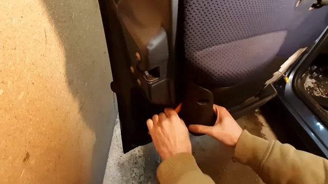 Linka klamki drzwi zeskoczyła - jak szybko naprawić niedziałającą klamkę - FIAT PUNTO 2 смотреть онлайн