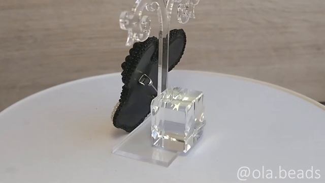 Брошь из бисера Микки Маус / Мастер @ola.beads Вышивка бисером / Handmade beaded brooch Mickey Mous смотреть онлайн