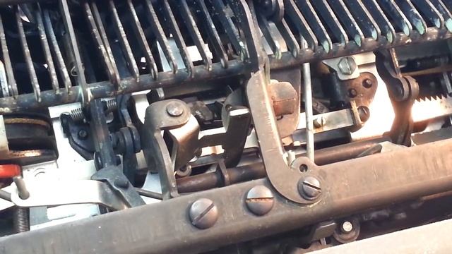 Royal Quite De Luxe Typewriter Sticky Escapement Pawl *Caught on Camera* How to Flush, Repair смотреть онлайн