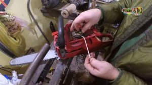 Замена шнурка стартера на китайской бензопиле. Replacing the starter lace on a Chinese chainsaw