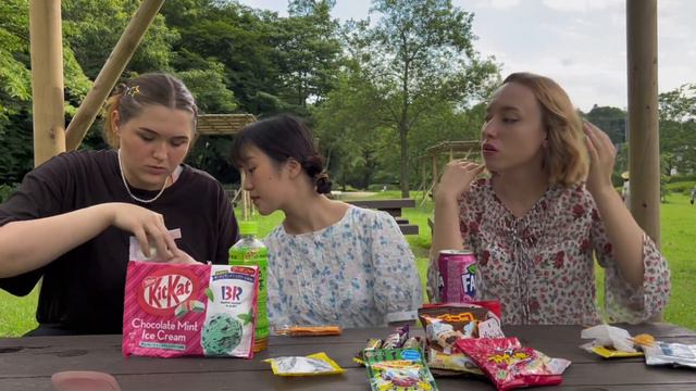 ПРОБУЕМ ЯПОНСКИЕ ВКУСНЯШКИ / как японцы это едят??🤮 смотреть онлайн