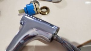 Как выкрутить шланг из смесителя