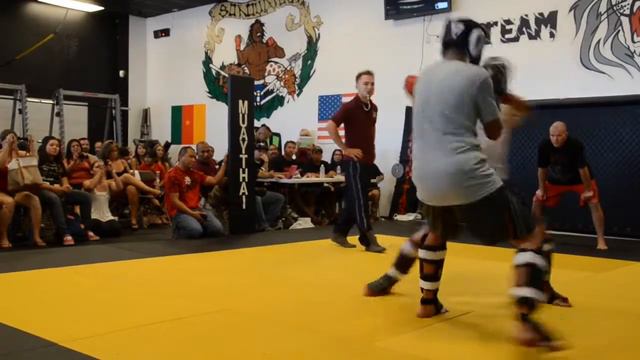 Eugene Urcis vs Albert Ramon смотреть онлайн