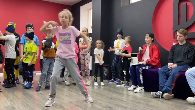 Dance Battle “Все свои” 13.03.22 смотреть онлайн