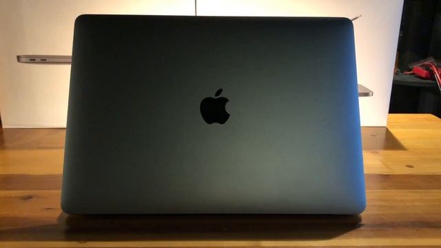 MacBook Air 2018: Mini Review / vs MacBook Pro 13in смотреть онлайн