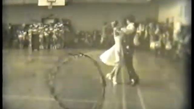 Усть-Омчуг 80-х Танцуйте с нами ч3.avi смотреть онлайн