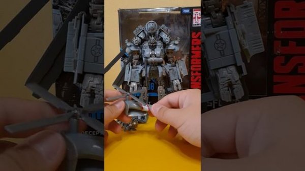 Toys Transformers Studio Series 08 Blackout and Scorponok