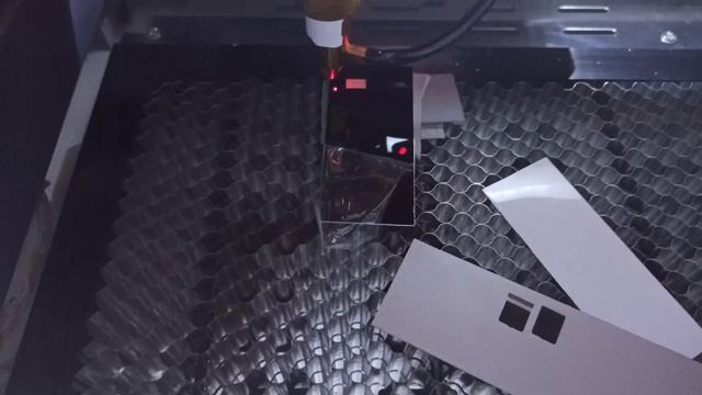 Шильдики на станке WATTSAN 0203.Nameplates on the WATTSAN 0203 machine. смотреть онлайн