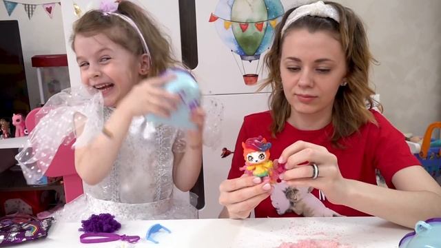 Ева играет с новыми игрушками и показывает Правила поведения для детей смотреть онлайн