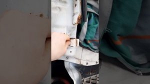 Ремонт петель двери скания