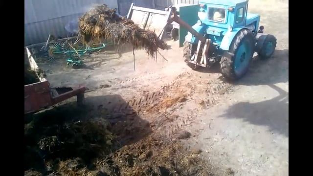 Т-40 АМ погрузка навоза самодельным погрузчиком смотреть онлайн