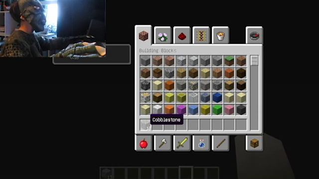 Creature from the Black Lagoon plays Minecraft смотреть онлайн