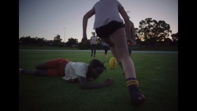 Helping you help them - Aussie Rules смотреть онлайн