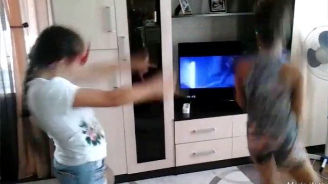 Что делать дома когда тебе и / или твоим друзьям скучно ? Наши ответы тебе помогут ! смотреть онлайн