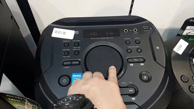 SONY MHC-V21D Vs SONY MHC-V02D | Bass Sound Test смотреть онлайн