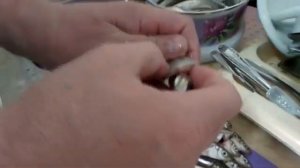 Как быстро почистить корюшку