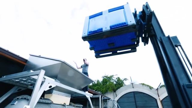 Мэйнард Кинан Интервью для журнала REVOLVER [Часть 1] [на Русском][Dazling][DaKot] смотреть онлайн