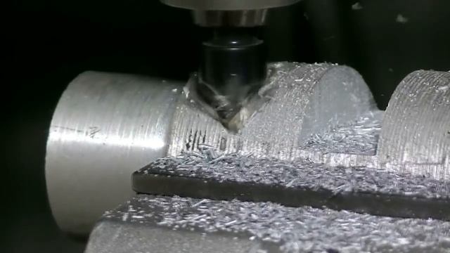 Фрезеровка на сверлильном станке в координатных тисках из Китая смотреть онлайн