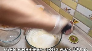 Пирог заливной на кефире с сёмгой.