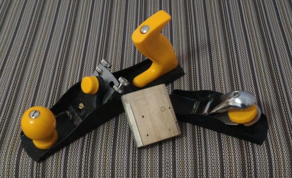 Простой КОНДУКТОР для заточки Ножа Рубанка / Sharpening Jig Carpenter Planer