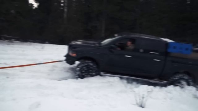 Лесная баня. Ночь в лесу. Ram сломался. Wrangler и Нива едут. Путешествие вдоль реки Тверца. смотреть онлайн