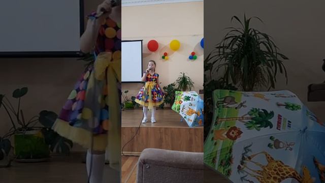 Безгодова Ксения - Господа купите зонтик смотреть онлайн