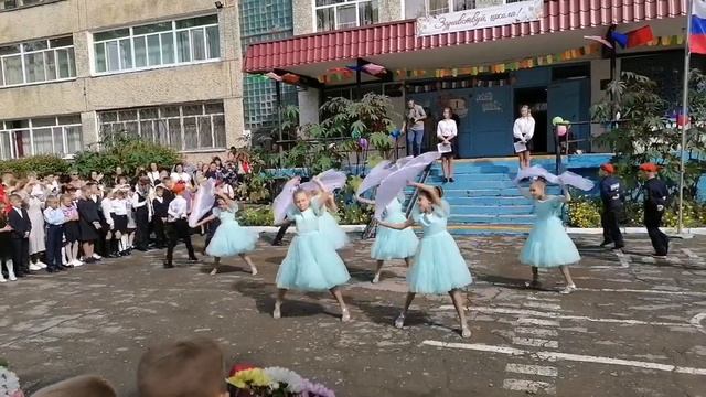 День знаний - волнительный праздник! Некрасовка школа №1/2023г смотреть онлайн