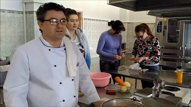 Как приготовит долму и хаш. Мастер-класс по армянской кухне смотреть онлайн