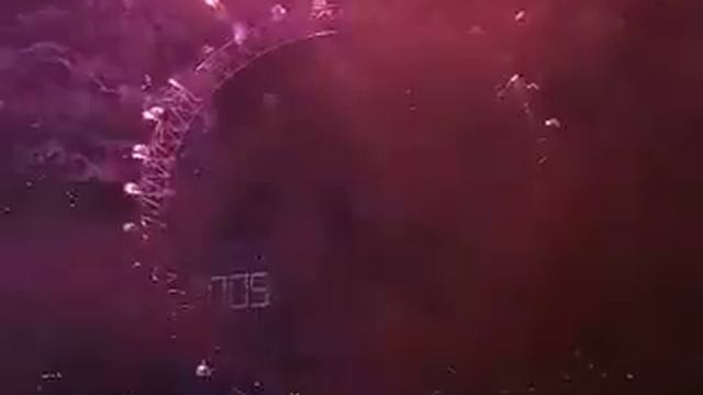 2009 London Eye Fireworks~ Happy New Year!! смотреть онлайн