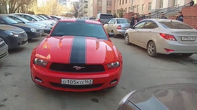 Едет по встречке