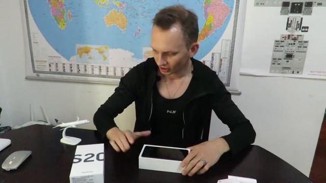 распаковка Samsung S20FE | В Шанхае 10 Утра смотреть онлайн