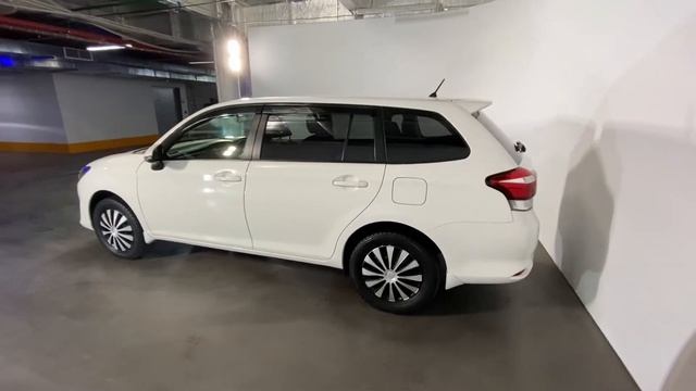 Toyota Corolla Fielder смотреть онлайн