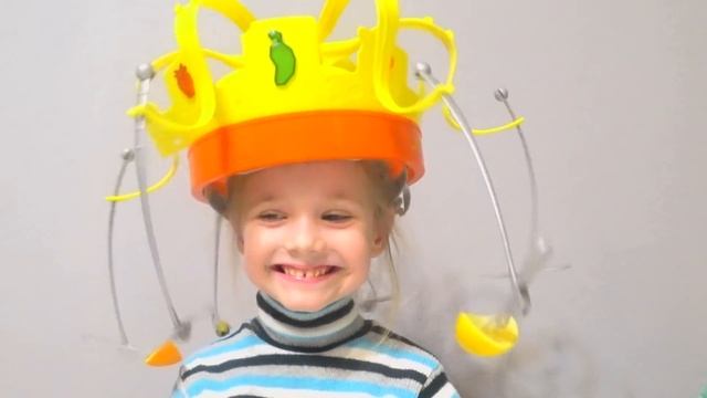 ПОЙМАЙ ЕДУ ЕСЛИ СМОЖЕШЬ Веселый Челлендж 2019 CHOW CROWN CHALLENGE // Kisa Alisa смотреть онлайн