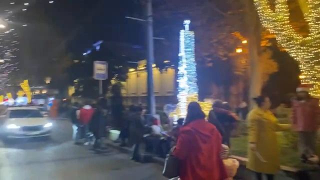 ?Новогодняя ёлка в Тбилиси ? смотреть онлайн