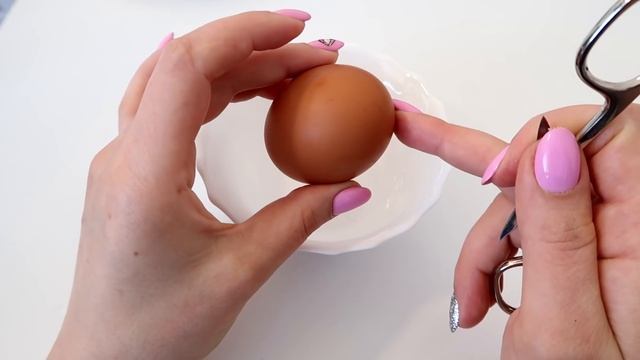 КАК ВЫДУТЬ ЯЙЦО ИЗ СКОРЛУПЫ смотреть онлайн