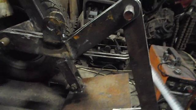 Ответ подписчику / НЕ РАБОТАЕТ НОРМАЛЬНО КОВШ на самодельном погрузчике смотреть онлайн