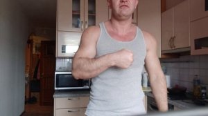 Как правильно держать кулак при ударе