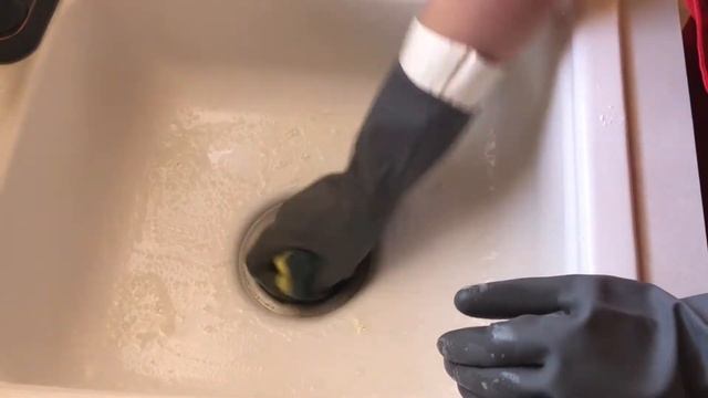HOW TO CLEAN A CERAMIC Or PORCELAIN SINK So It Shines!: Clean Your White Kitchen Sink