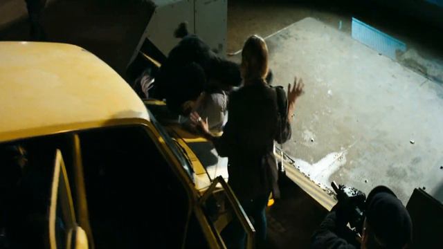 Transformers 3 El Lado Oscuro de la Luna El reencuentro de Bumblebee y Sam смотреть онлайн