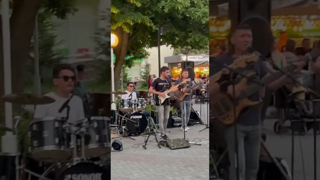 Local People Band-что-то на английском. Геленджик, июнь 2023 смотреть онлайн