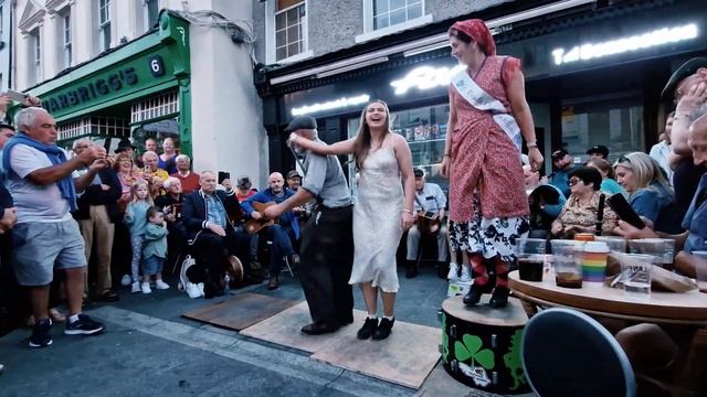 Beautiful Traditional Irish Dance at Fleadh Cheoil 2022 I Irish Traditional Music, Songs & Dance смотреть онлайн