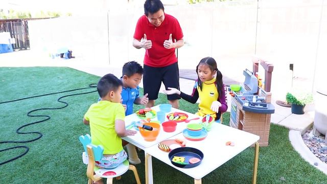 Wendy Pretend Play JUGANDO GIGANTE inflable arcoíris de piscina | Juguetes, pelotas para niños смотреть онлайн