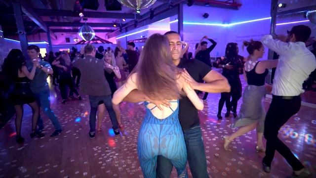 Bruno & Karolina - Bachata - Leeds Monthly Bachata Party смотреть онлайн