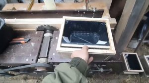 простейшая кормушка для пчёл своими руками