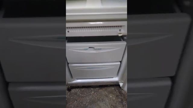 Краткий обзор холодильника БУ, Stinol RF NF 305A.008. смотреть онлайн