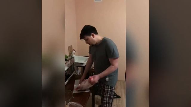 Как разделать свиную ногу! Обучающий курс за 2 минуты смотреть онлайн